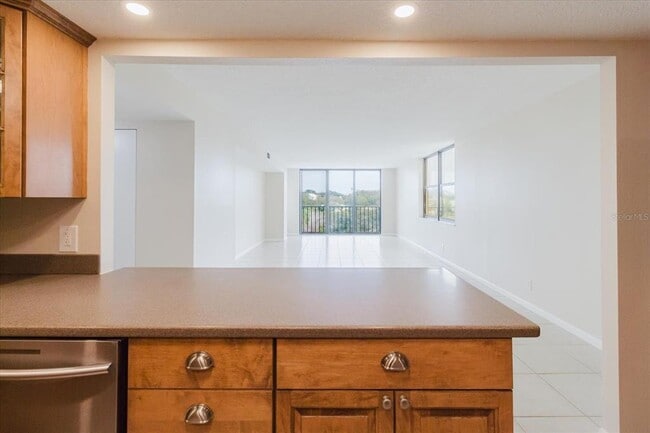 Building Photo - 100 Oakmont Ln