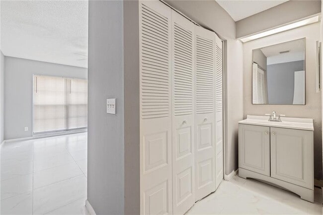 Building Photo - 8312 Clermont St