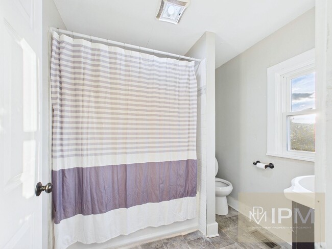 Building Photo - Beautiful 3 Bedroom, 1.5 Bath Home in Pottsville, PA!