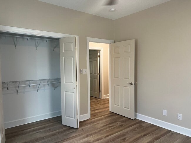 Building Photo - Stunning One Level Home located in central Johnson City!  