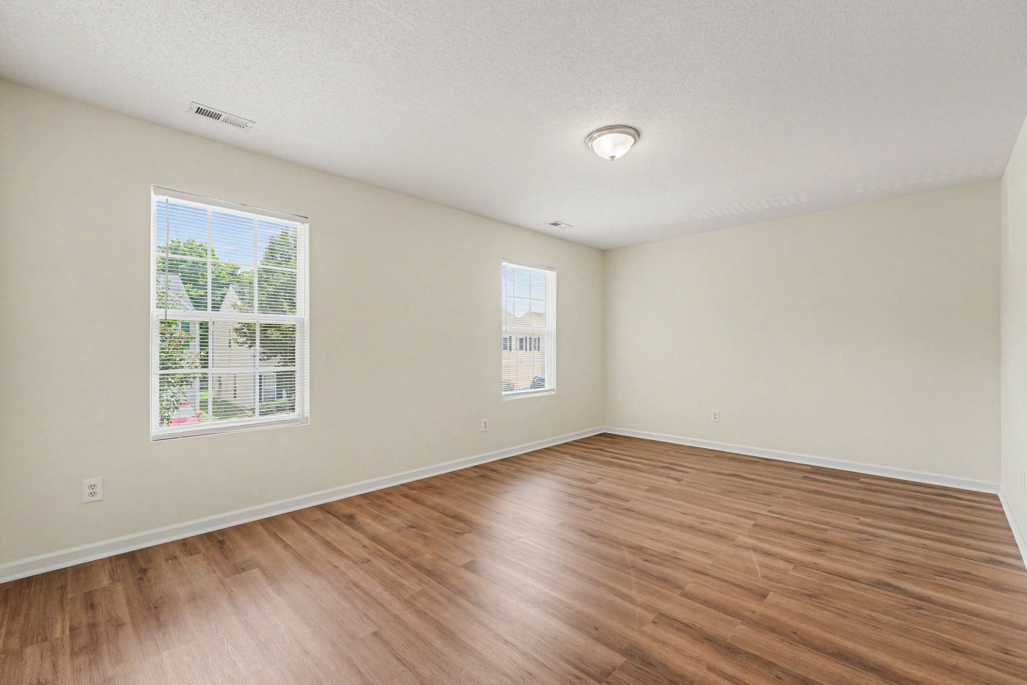 Building Photo - 4419 Karlbrook Ln
