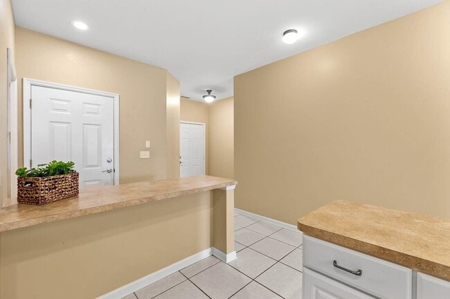 Building Photo - 1325 Stone Rd