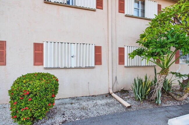 Building Photo - 500 SW 2nd Ave