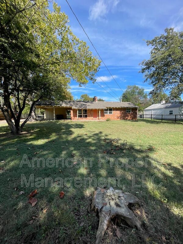 Building Photo - 5102 E 33rd St