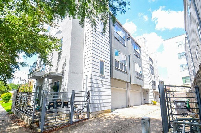 Building Photo - 4708 Crawford St