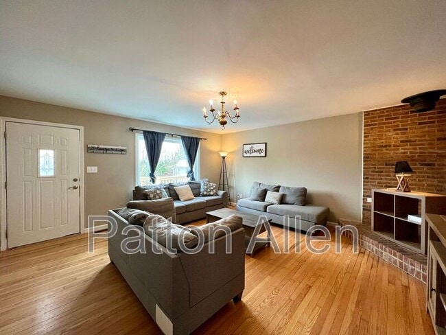 Building Photo - 63 Ben Lippen Rd