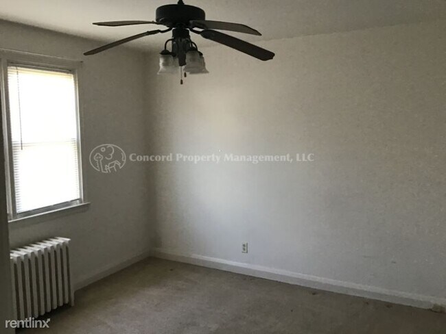 Building Photo - 2730 Maple Ave