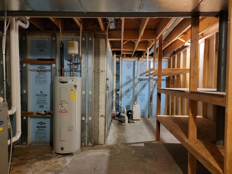 Building Photo - 27 Beech Ct