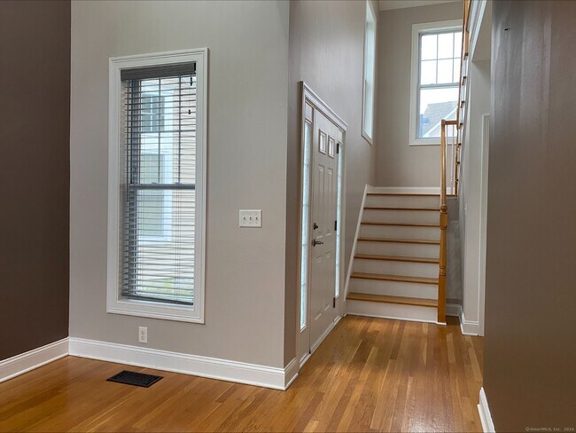 Building Photo - 40 Copper Square Dr