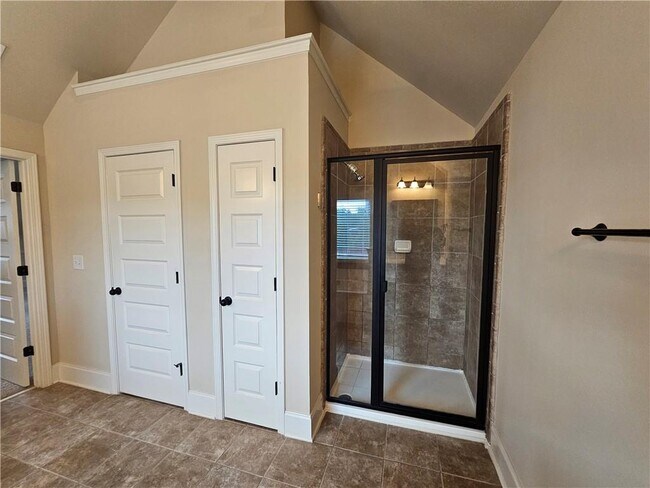Building Photo - 1550 Horseshoe Creek Ln
