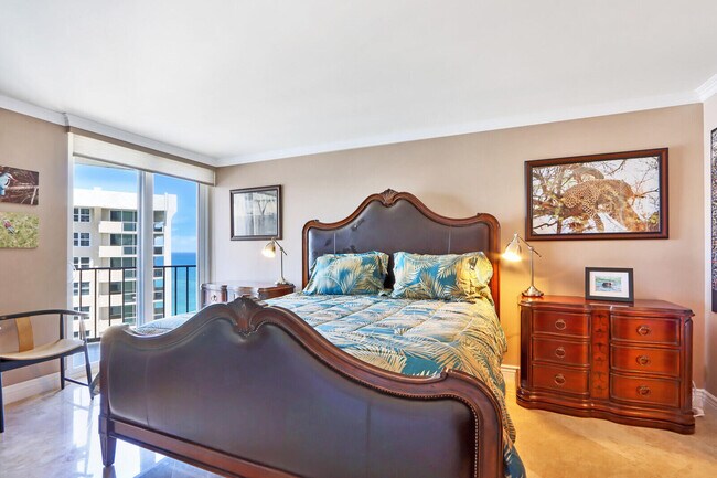 Building Photo - 5420 N Ocean Dr