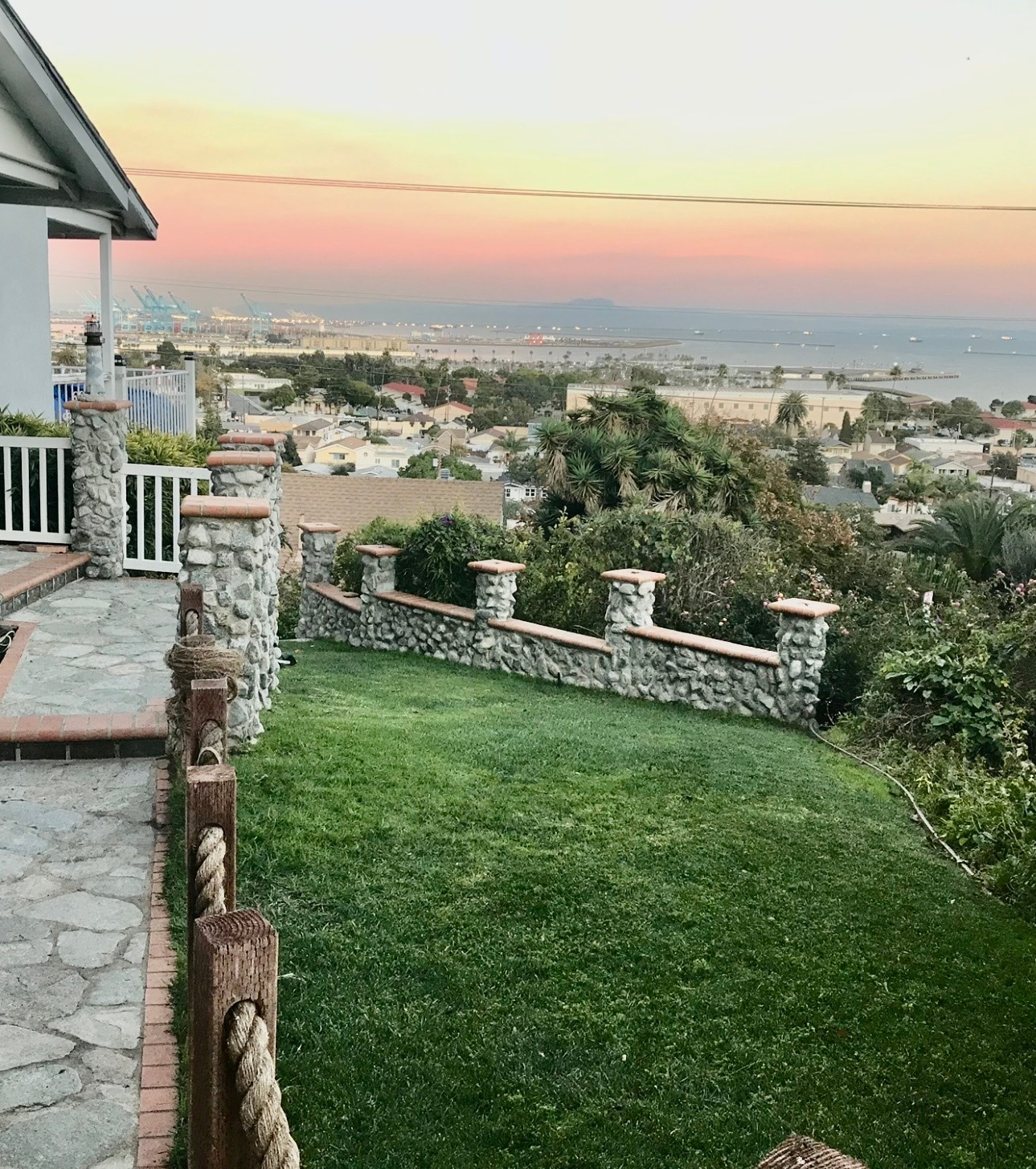 Building Photo - 706 W 29th St