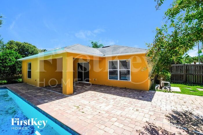 Building Photo - 102 Luther Dr