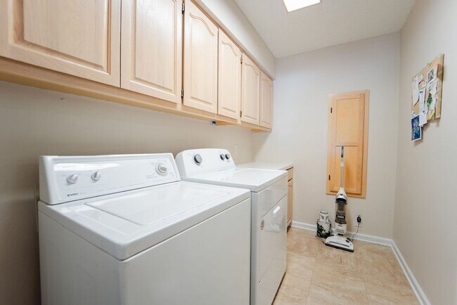 Building Photo - 3 Bed, 2 bath, in Hot Springs Village