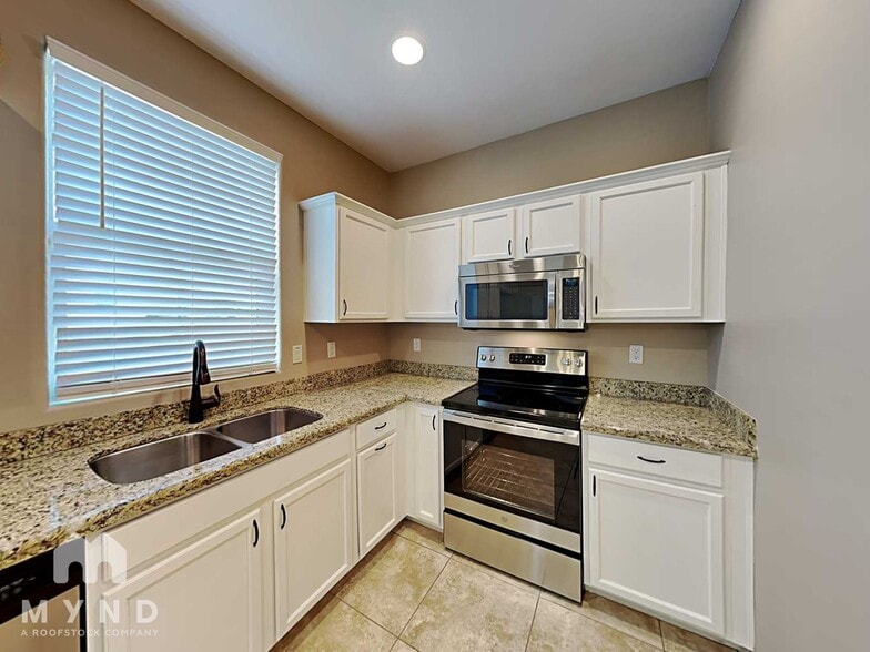 Building Photo - 17694 W Mandalay Ln