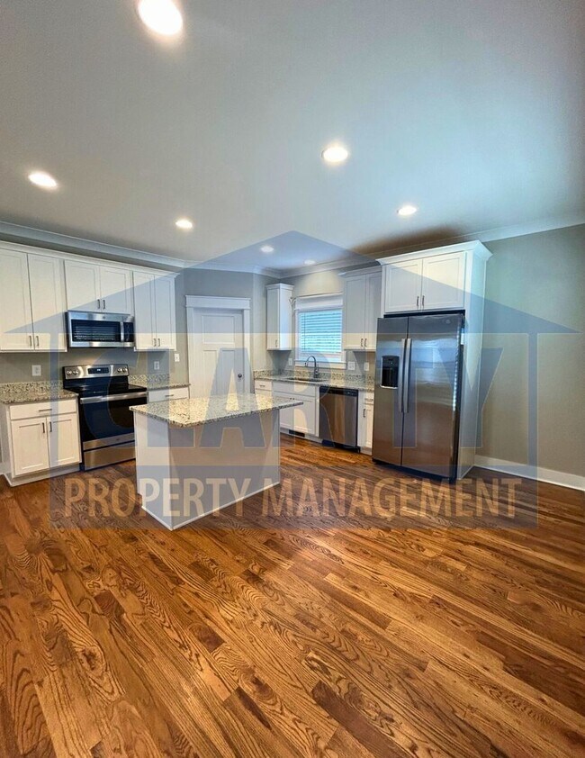 Building Photo - Three bedroom single level home!