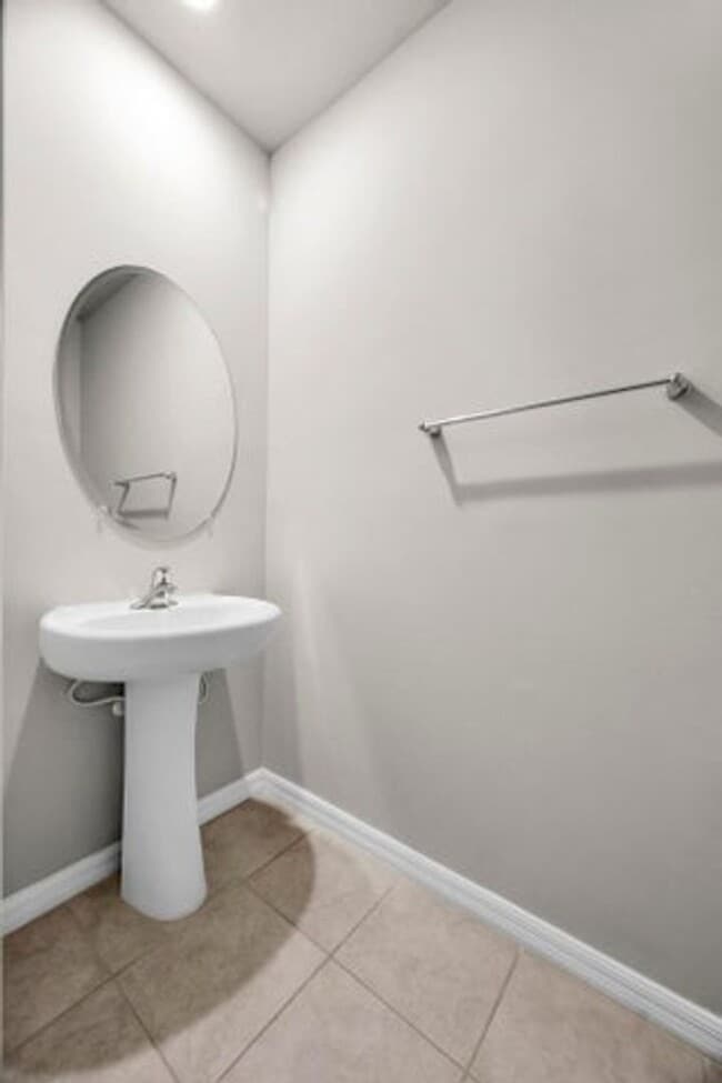 Building Photo - 3550 San Bernardino Wy