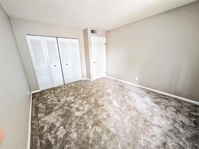 Building Photo - 743 Midway Dr