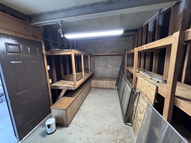 Building Photo - 2308 Avondale Dr