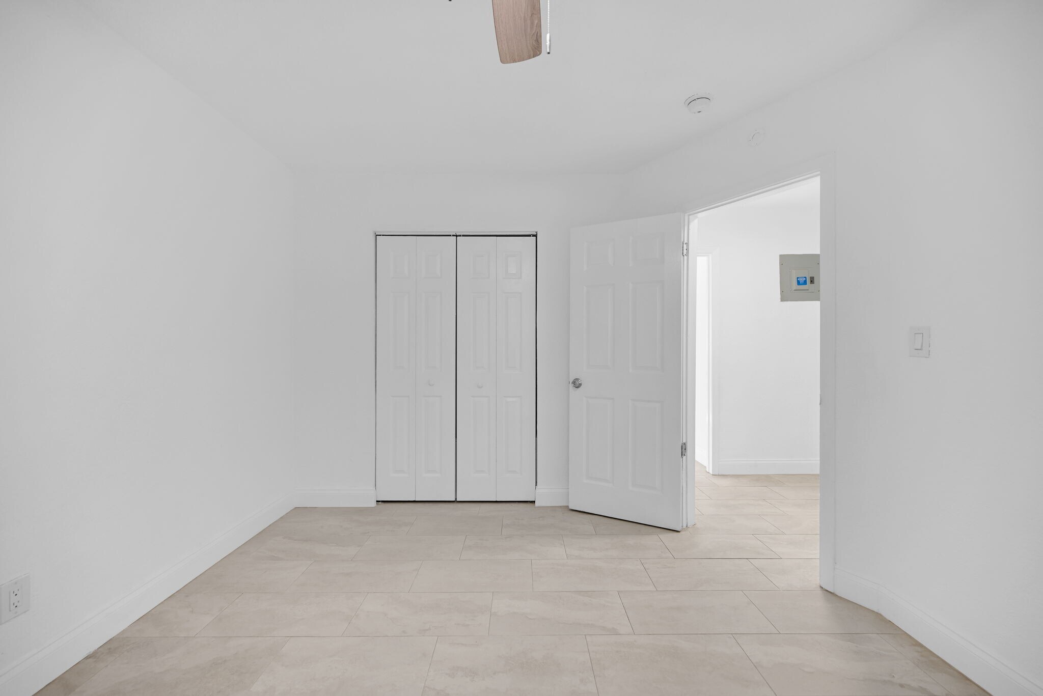 Building Photo - 1400 NW 2nd Ave