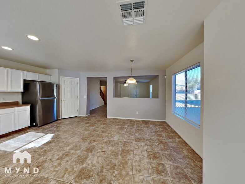 Building Photo - 4230 E Deer Dancer Way