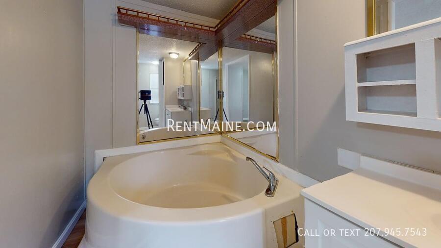 Building Photo - 25 Balsam Ln