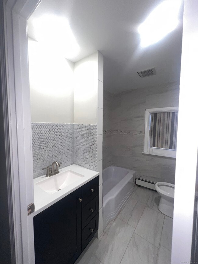 Building Photo - 121 Pond Lily Ave