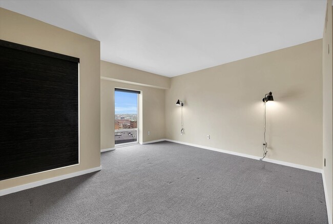Building Photo - 3,400 SQFT CONDO IN DOWNTOWN CHAMPAIGN W/ ...