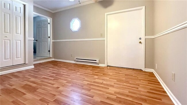 Building Photo - 1735 Ridgefield Dr