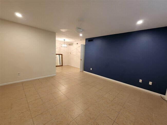 Building Photo - 2250 Bering Dr