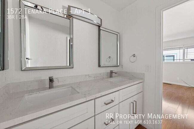 Building Photo - 1572 Tenaka Pl