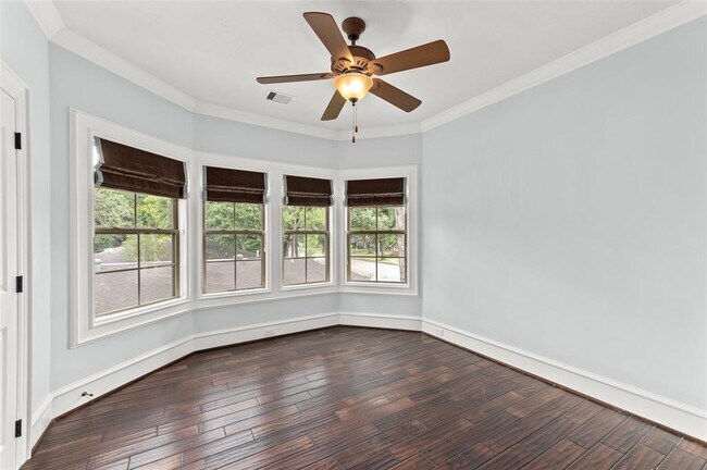 Building Photo - 2420 Chimney Rock Rd