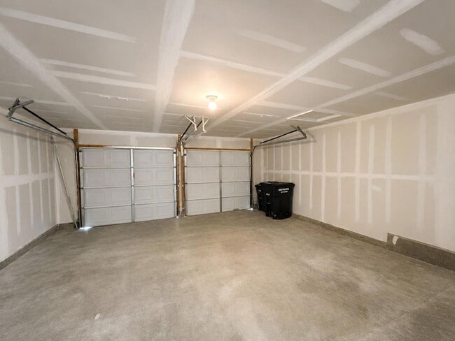 Building Photo - 11313 Dodge Cattle Dr