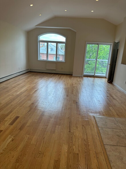 Building Photo - 2254 79th St