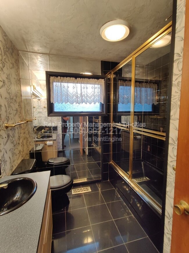 Building Photo - 7528 W Umatilla Ave