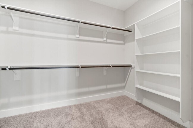 Building Photo - 3362 Pinemont Dr