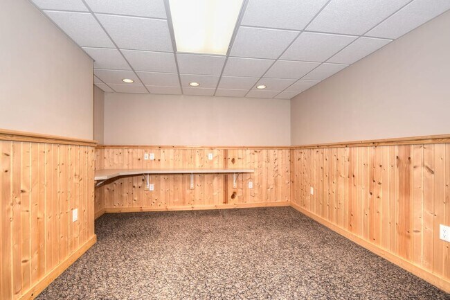 Building Photo - 540 S Calhoun Rd