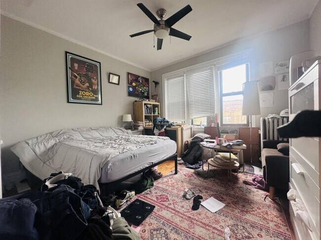 Building Photo - 2 bedroom in Chicago IL 60657