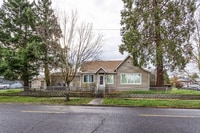 Building Photo - 417 N Oakdale Ave