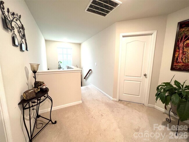 Building Photo - 1031 Winnett Dr