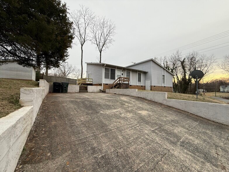 Driveway of Duplex - 908 S Lexington Ave