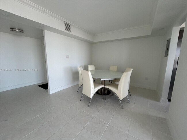 Building Photo - 18021 Biscayne Blvd