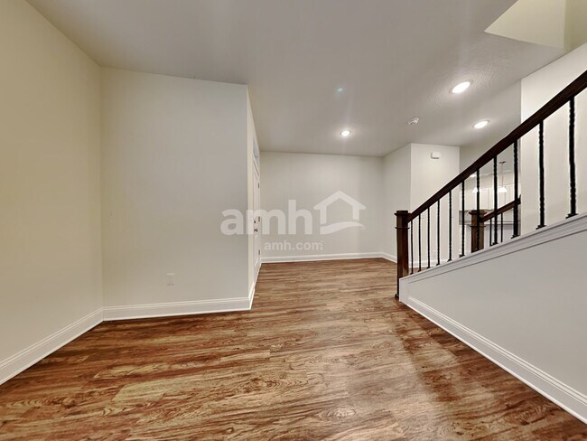 Building Photo - 118 Banyan Frst Dr