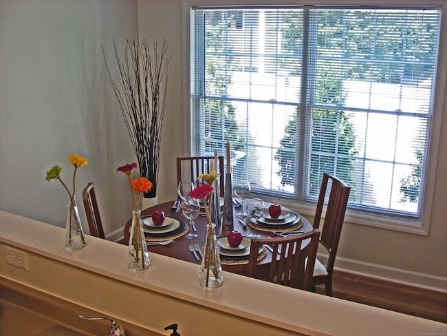 Building Photo - 31 Westwood Dr