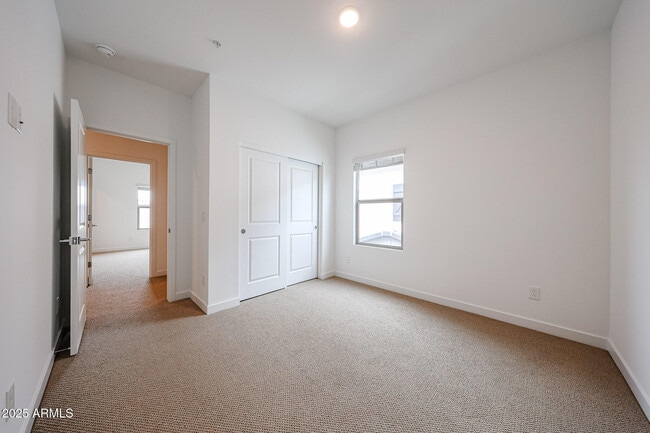 Building Photo - 2837 W Eagle Talon Trail