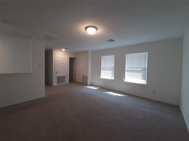 Building Photo - 16568 Moss Ln