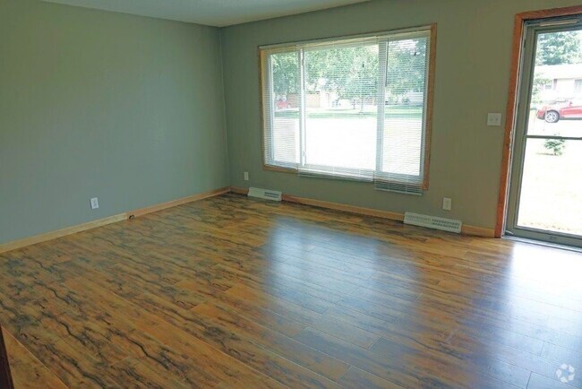 Building Photo - 62 W Wood Ridge Dr