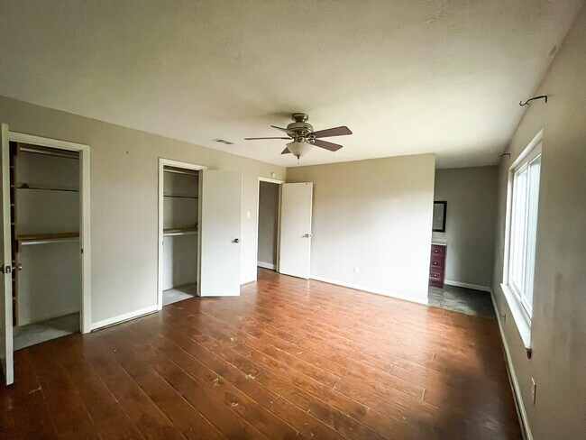 Building Photo - 19734 Lake Hollow Ln