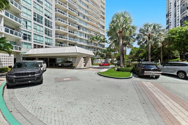 Building Photo - 2451 Brickell Ave