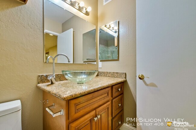 Building Photo - 520 S Cascade Terrace